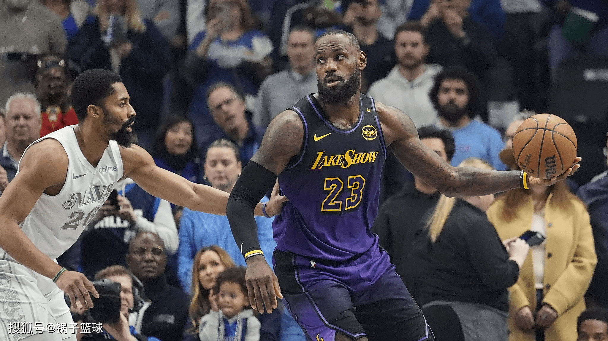 穆古鲁扎爆冷击败湖人，战术调整引爆全场！