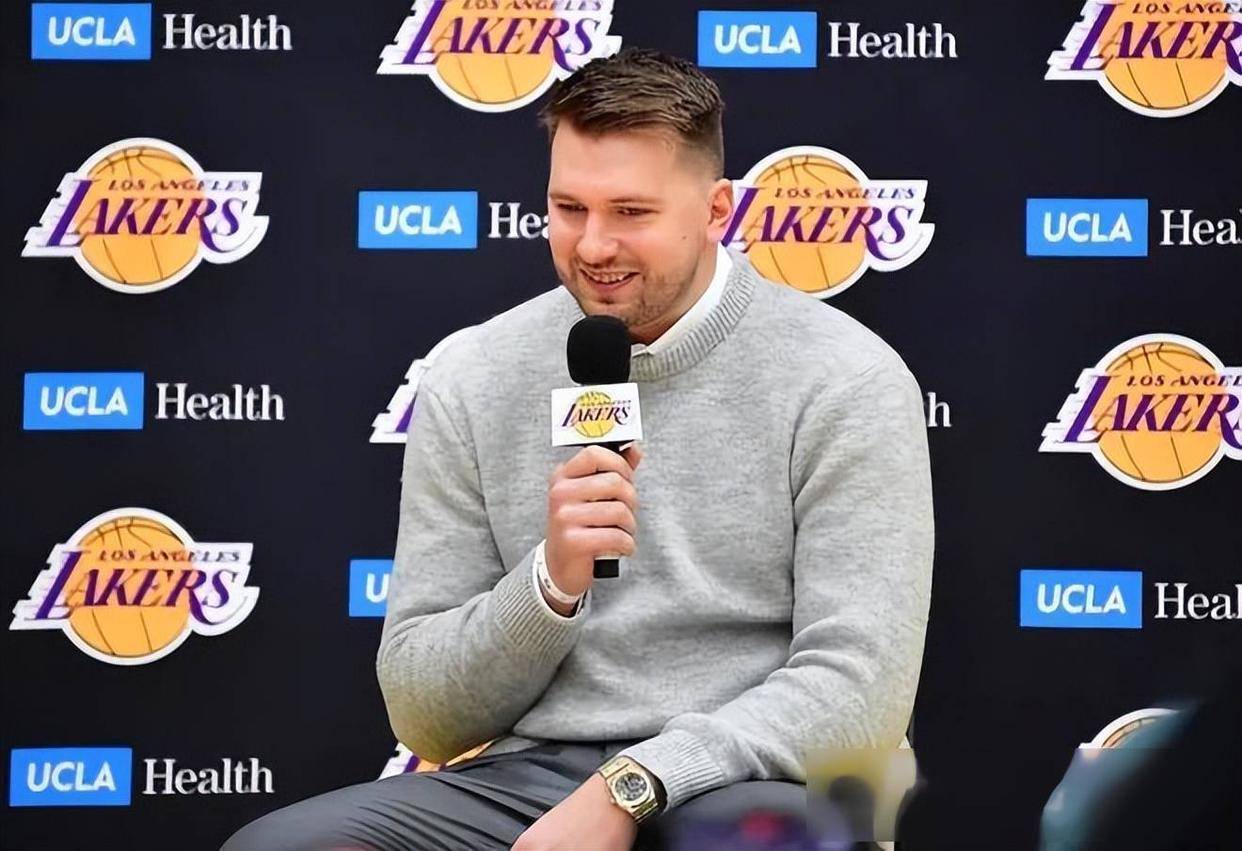 Faker官方宣布比赛规则变更新规，湖人引发争议！比赛高潮迭起的简单介绍